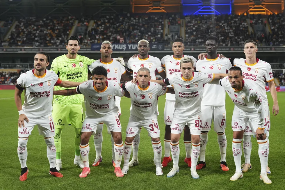 canli-anlatim-basaksehir-galatasaray-1788546984945.jpg Gol düellosunda son söz Aslan'ın! Başakşehir 2-3 Galatasaray - 4