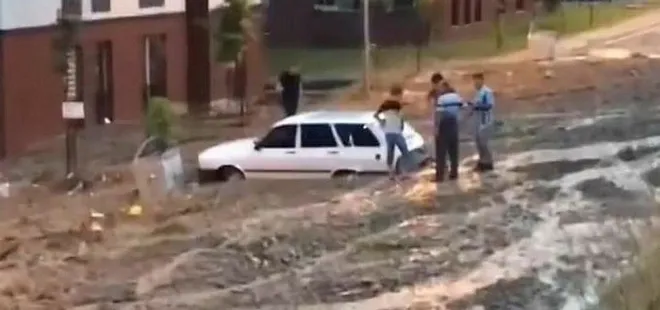 Amasya’da yollar nehre döndü!