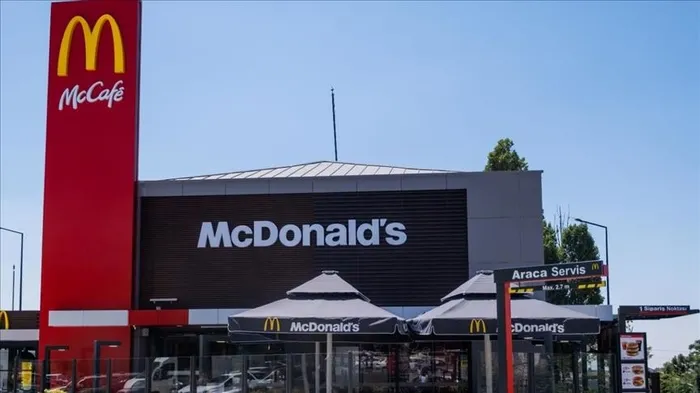 İsrail’in katliamına destek veren McDonalds’a boykot tokadı! 2020’den bu yana ilk kez satışları düştü...