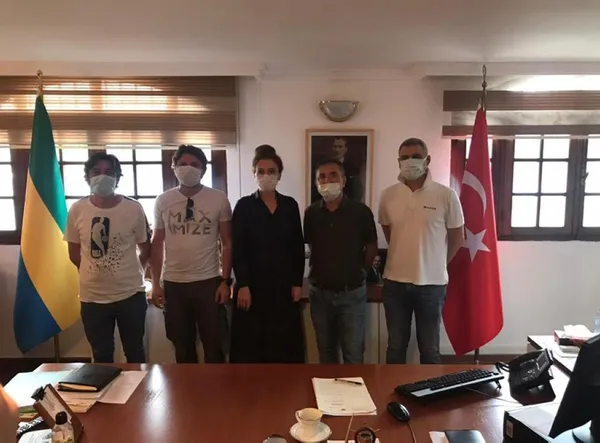 nijerya-aciklarinda-mozart-gemisine-duzenlenen-baskindan-kurtulan-3-turk-denizci-turkiyeye-getirildi-1611976700340.jpg Nijerya açıklarında Mozart gemisine düzenlenen baskından kurtulan 3 Türk denizci Türkiye'ye getirildi - 2