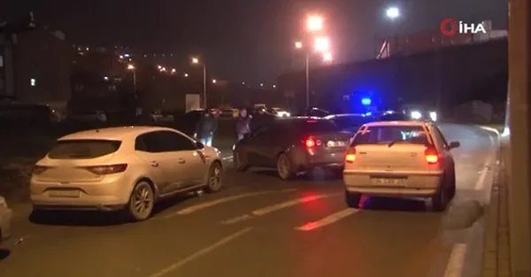 istanbulda-polis-ekiplerine-silahli-saldiri-1-polis-yarali-1673644130468.jpg İstanbul'da polis ekiplerine silahlı saldırı: 1 polis yaralı - 3