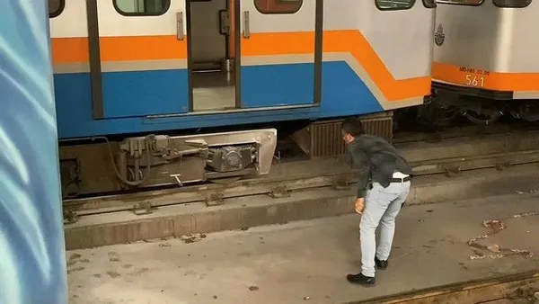 CHP’li İmamoğlu’na vatandaşlardan büyük protesto! Metro istasyonu dumanlarla kaplandı