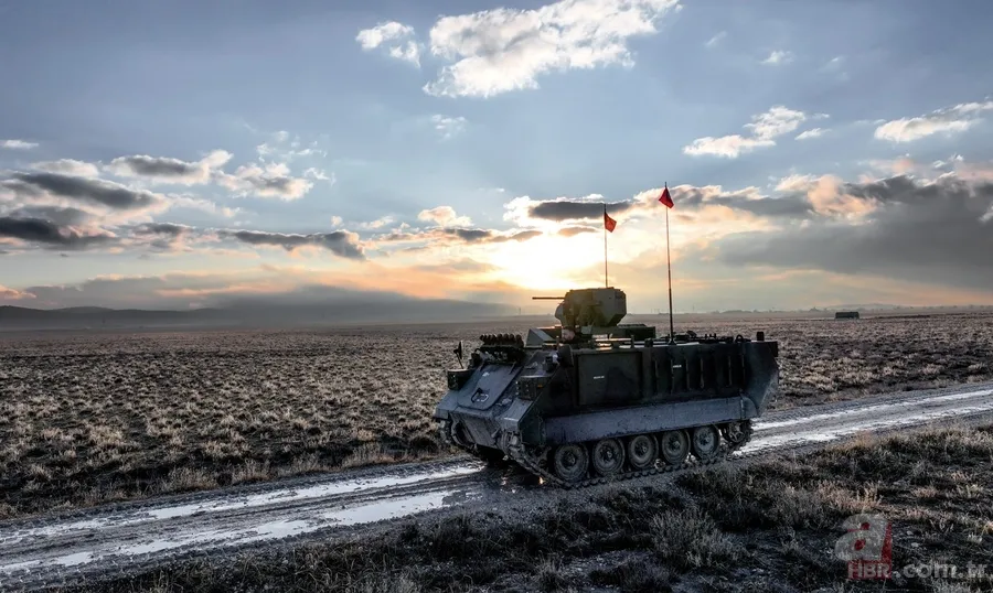 Yerli ve milli teknoloji sahada: Türkiye’nin ilk elektrikli zırhlı personel taşıyıcısı E-ZPT görücüye çıktı 1