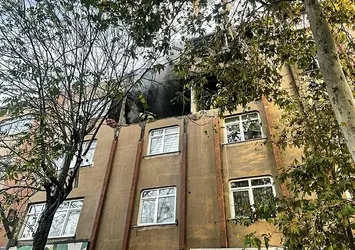 Bağcılar'da korkutan patlama! 6 kişi kurtarıldı
