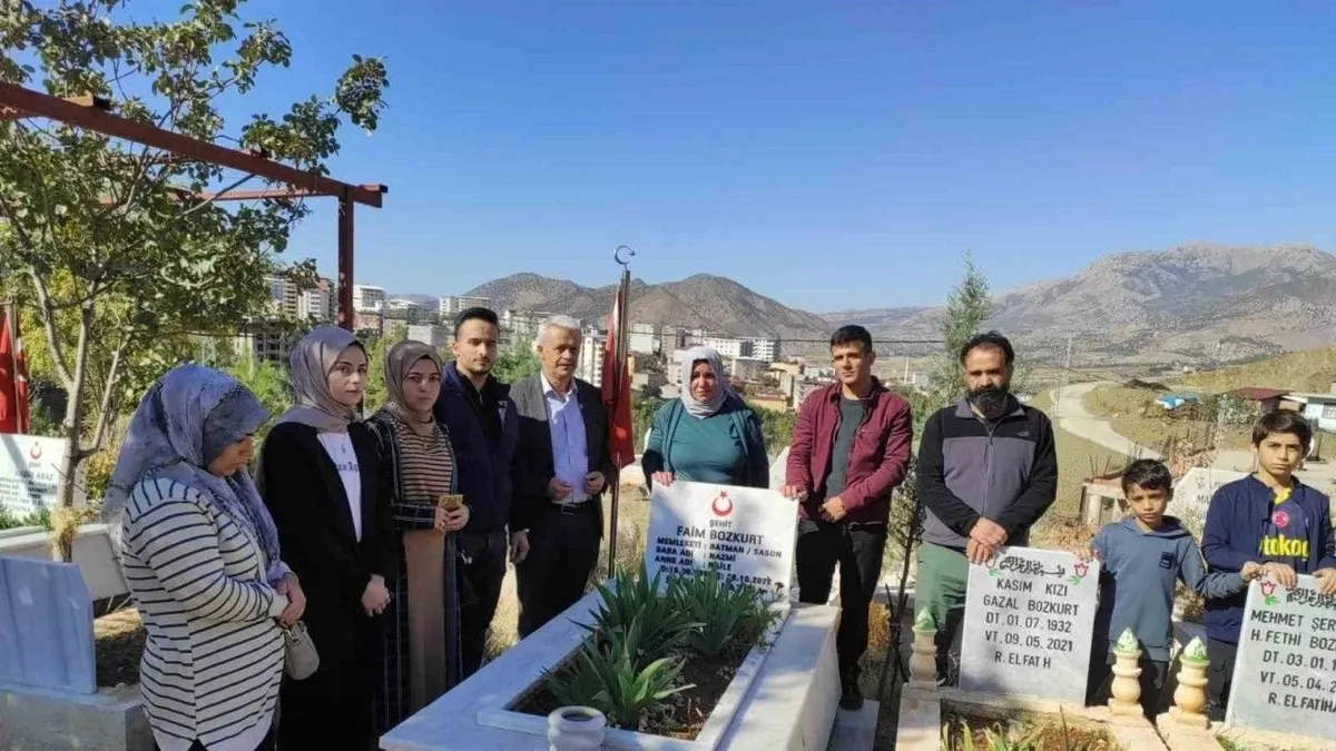 Sason şehitleri Bozkurt ve Araz mezarları başında anıldı