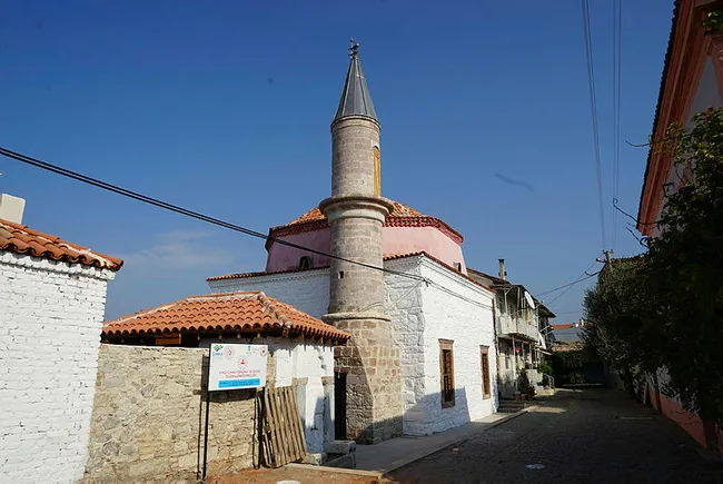 Ayvalık’taki 7 asırlık Osmanlı camisinin restorasyonunda sona yaklaşıldı