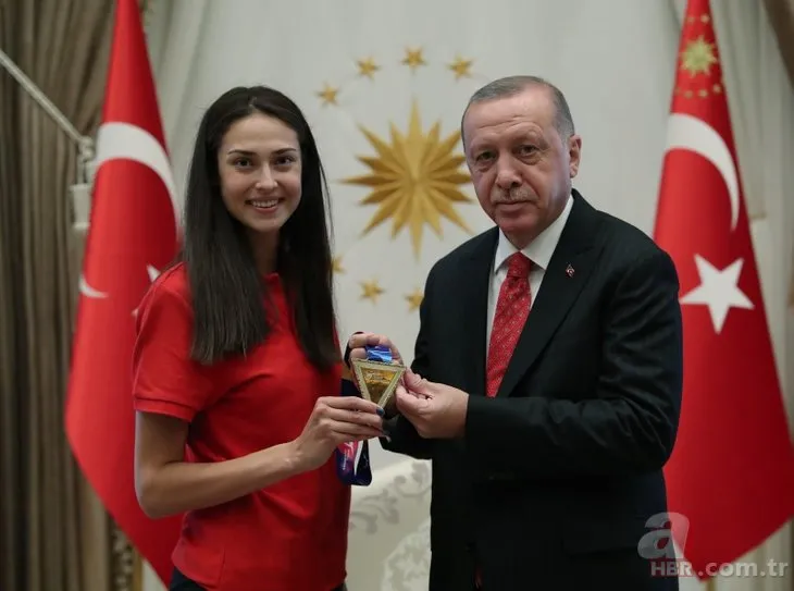 Başkan Erdoğan dünya şampiyonu tekvandocu İrem Yaman’ı kabul etti