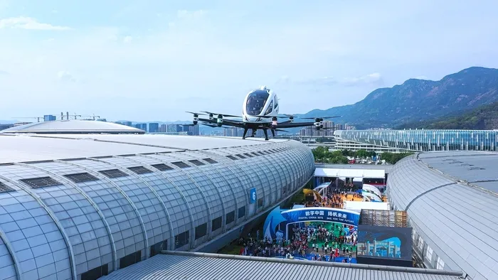 Son dakika: Çin’de sürücüsüz drone taksi 2 yolcusuyla uçtu