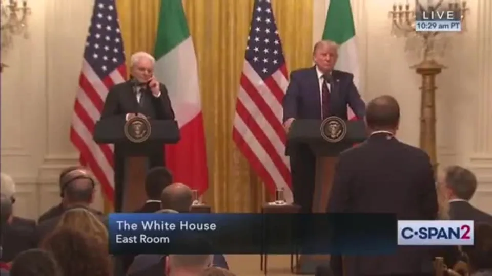 Trump, ABC News muhabirini rezil etti