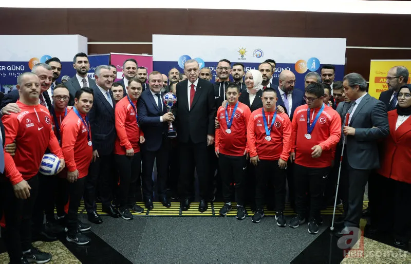 Başkan Recep Tayyip Erdoğan AK Parti genel merkezinde engelli sporcularla bir araya geldi 6