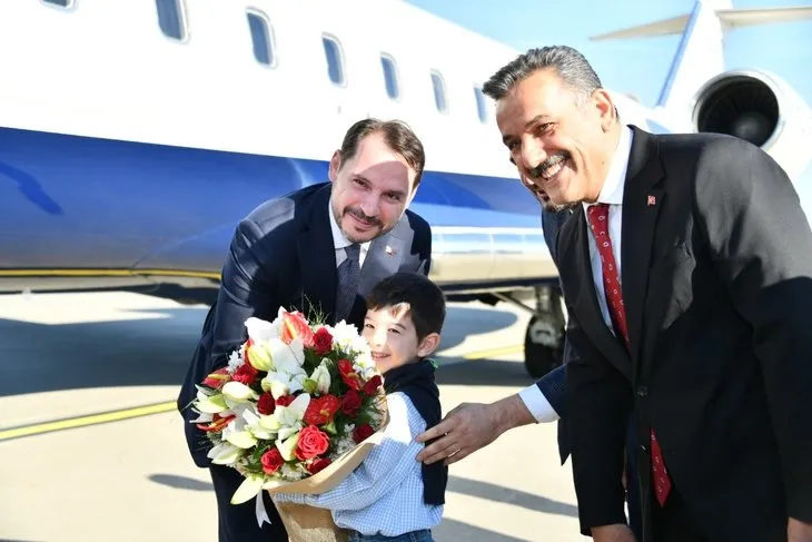 Bakan Berat Albayrak'a Samsun'da sevgi seli
