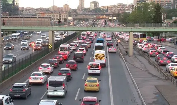 İstanbul’da hafta trafikle başladı! Yüzde 51’i geçti