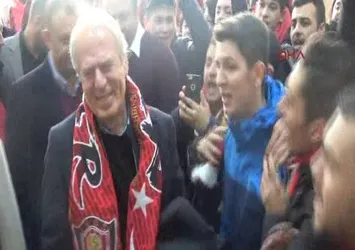 Es-Es bandosundan Mustafa Denizli’ye özel beste