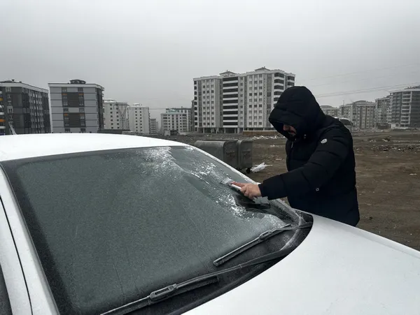 Erzurum buz kesti! Sıcaklık eksi 7 - 4