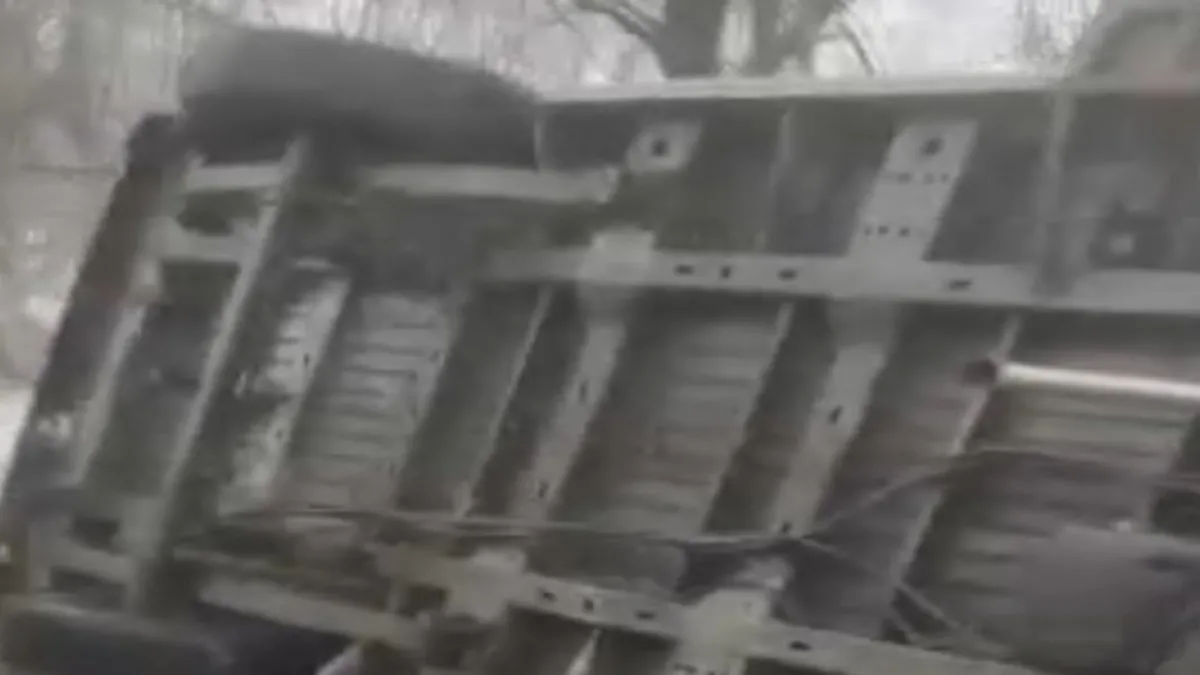 Sivas'ta öğrenci servisi yan yattı: 14 öğrenci yaralandı