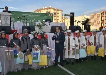 Şırnak'ta görenlerin içini ısıtan hafızlık töreni! CHP bir türlü hazmedemedi
