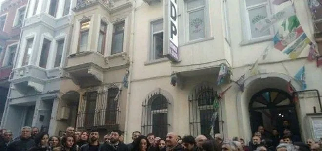Tarlabaşı’ndan Kandil’e! HDP İstanbul il binasında ‘PKK sığınağı’
