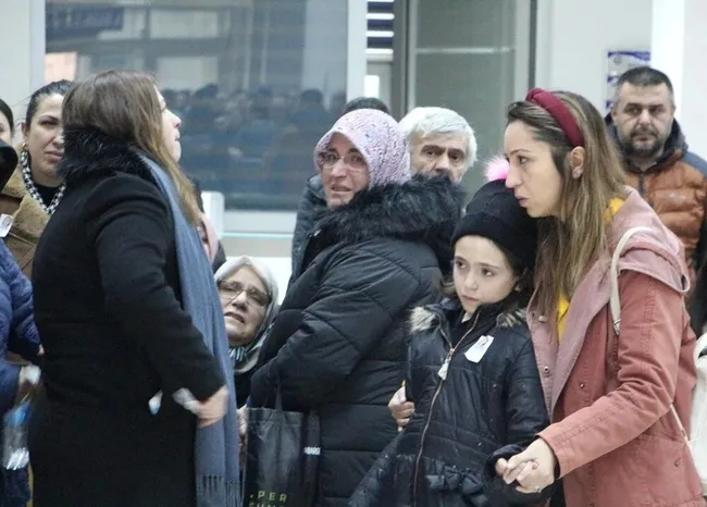 bosandigi-esini-gogsunden-vurarak-olduren-komiser-tutuklandi-1708099645301.jpeg Boşandığı eşini göğsünden vurarak öldüren komiser tutuklandı - 3