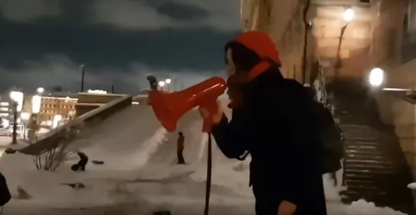 isvec-ve-isvicrede-skandal-pkkypg-ve-feto-birlikte-gosteri-yapti-iadesi-istenen-bulent-kenes-de-boy-boy-poz-ve-1669066726918.jpg İsveç ve İsviçre'de skandal! PKK/YPG ve FETÖ birlikte gösteri yaptı: İadesi istenen Bülent Keneş de boy boy poz verdi! - 3