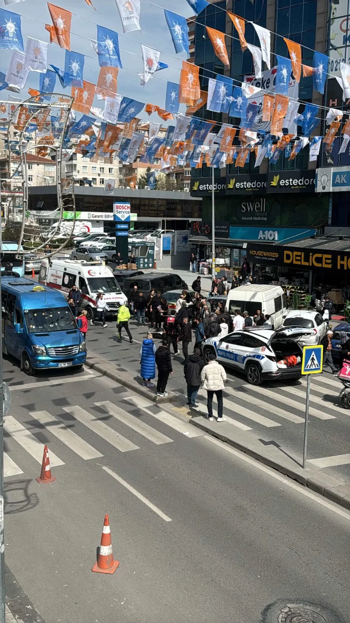 Maltepe’de yaya geçidinde dehşet! Minibüsün çarptığı kadın hayatını kaybetti