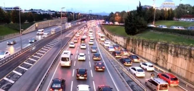 Son dakika: 15 Temmuz Şehitler Köprüsü’nde trafik yoğunluğu! Kısıtlamanın ardından hareketlilik başladı