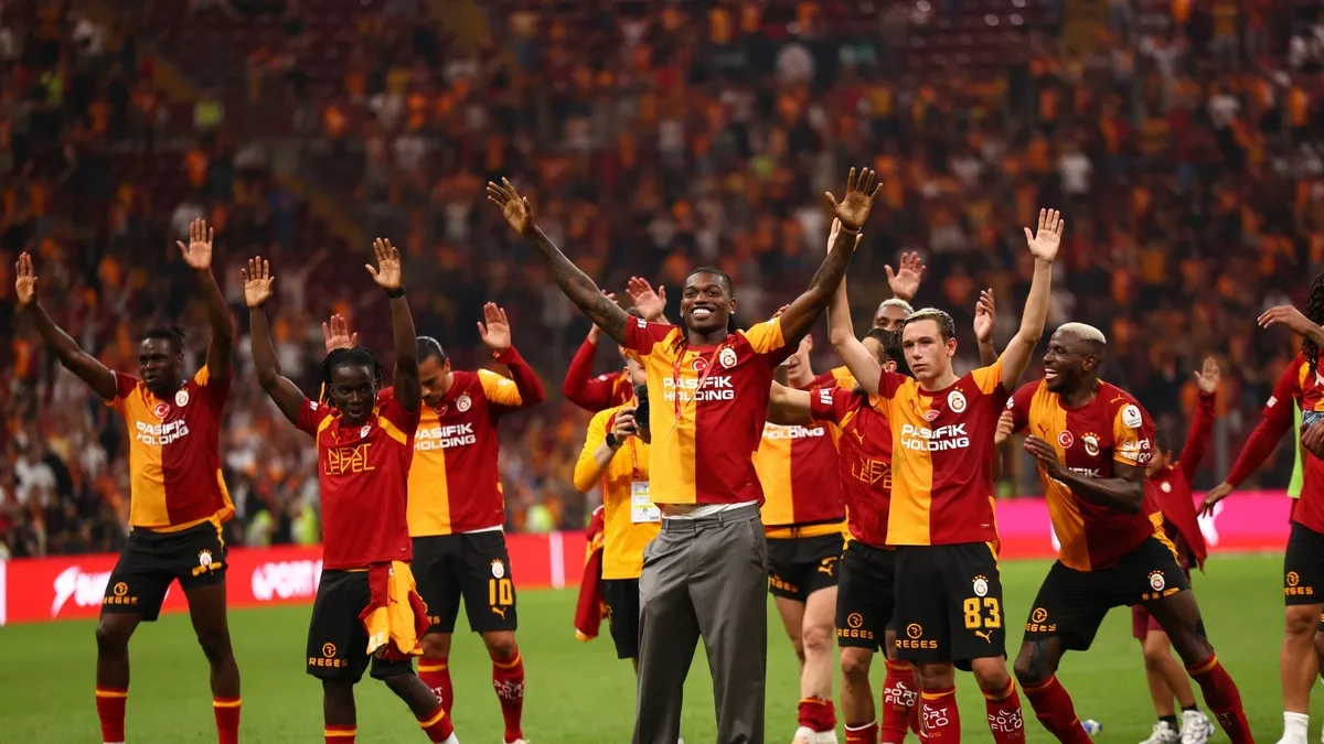 Leao ve Batrakov taraftarların isteğini geri çevirmedi