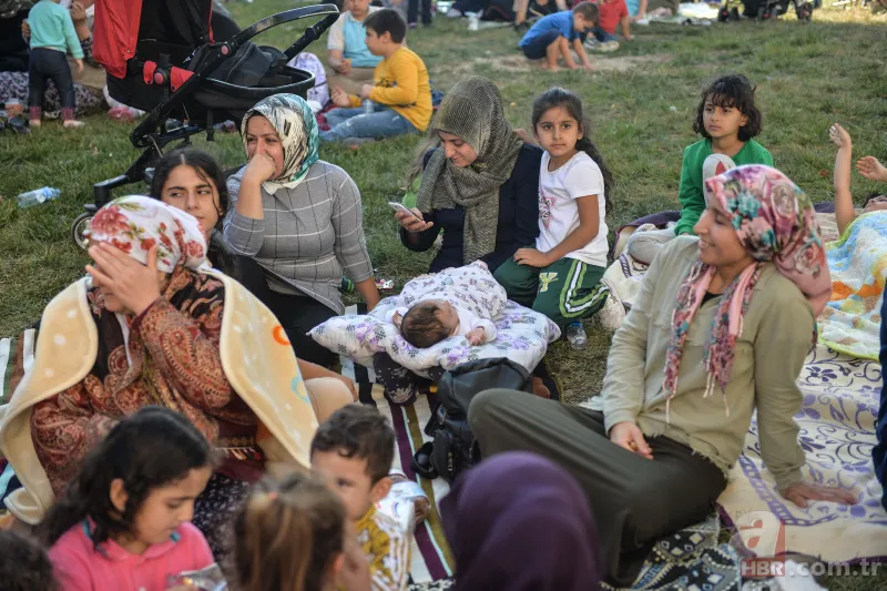 Deprem nedeniyle İstanbullular parklara akın etti 10