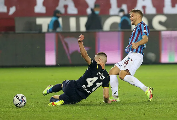 Trabzonspor Kulüp Başkanı Ahmet Ağaoğlu'ndan Fenerbahçe maçı ve penaltı yorumu - 7