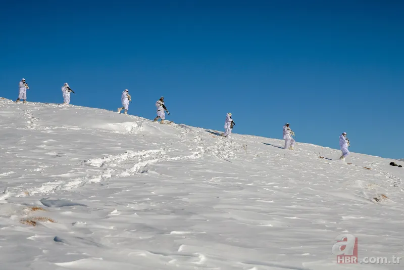 Karla kaplı dağlarda PKK'ya dondurucu darbe 9