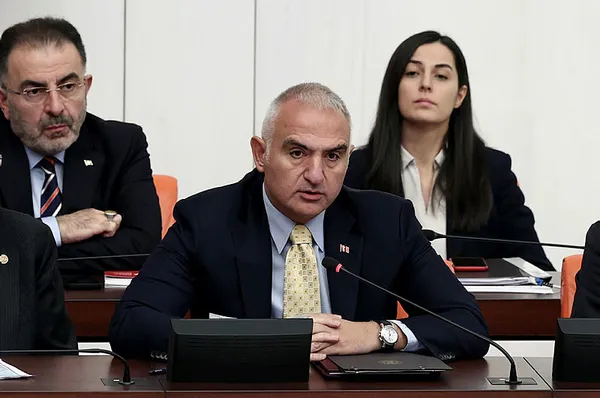 kultur-ve-turizm-bakani-mehmet-nuri-ersoydan-turizmde-ziyaretci-ve-gelir-hedefi-aciklamasi-1670527301989.jpg Kültür ve Turizm Bakanı Mehmet Nuri Ersoy'dan turizmde ziyaretçi ve gelir hedefi açıklaması - 7