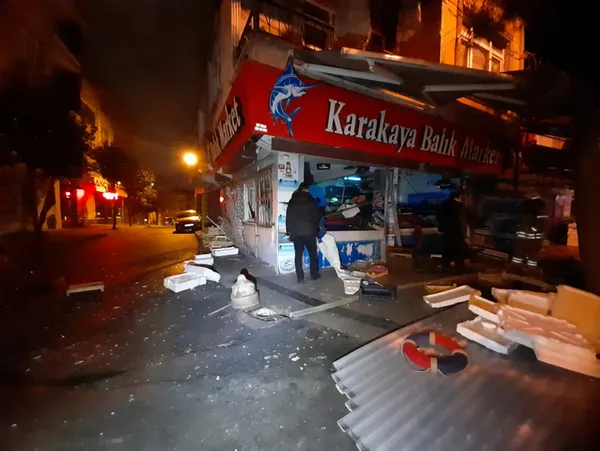 1615951869003.jpg Bağcılar'da korkutan patlama! - 1