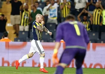 Kanarya Kadıköy'de uçtu!