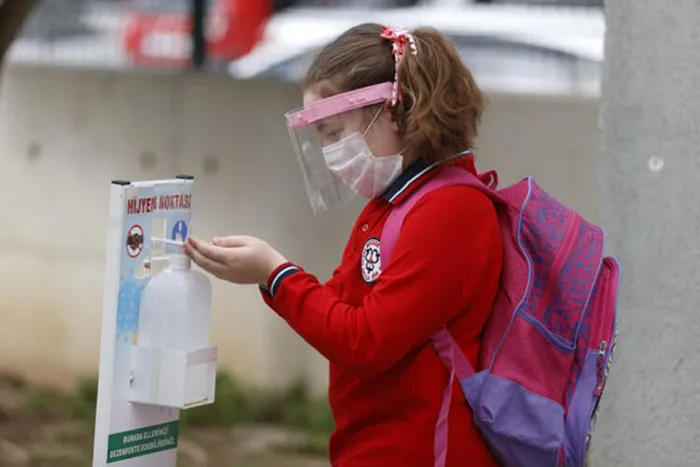 Son dakika: Yüz yüze eğitime geçiş nasıl olacak? Toplum Bilimleri Kurulu Üyesinden dikkat çeken açıklama