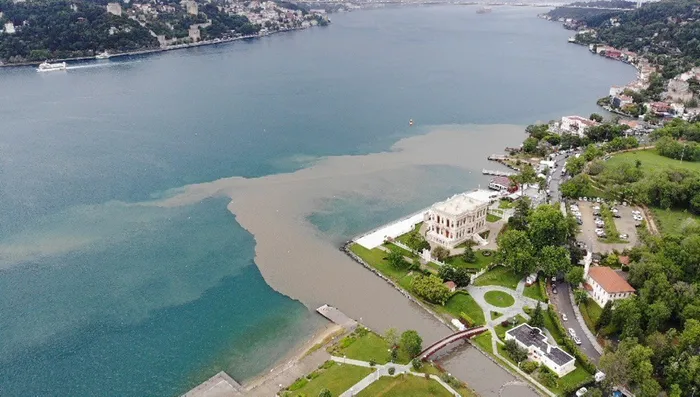 İstanbul Boğazı çamura bulandı - 1