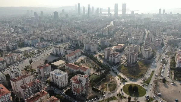 İzmir depreminde ağır hasar alan binaların yıkımı tamamlandı - 4