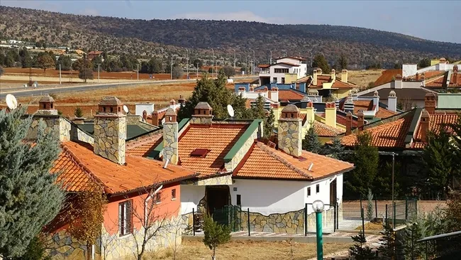 Pandemi nedeniyle yazlık bölgelerde nüfus arttı! Markalar yeni mağazalar açtı dükkan kiraları yükseldi