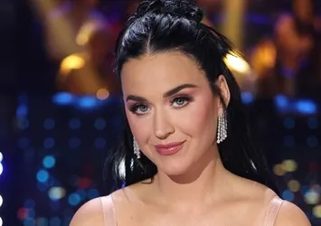 ABD'li şarkıcı Katy Perry'den uzaya yolculuk!