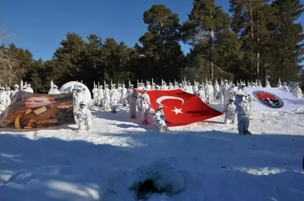 Eksi 25 derecede zorlu eğitim! Komandolar nefes kesti - 1