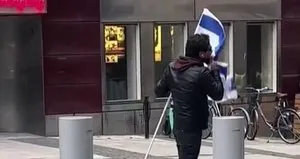 Alçak Salwan Momika’yı yediği dayak kesmemiş!