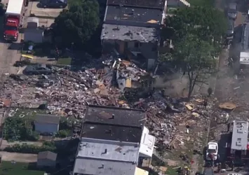 ABD'de doğal gaz patlaması! 3 ev yıkıldı