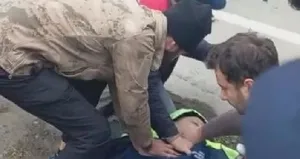 Köpeklerden kaçarken canından oldu!