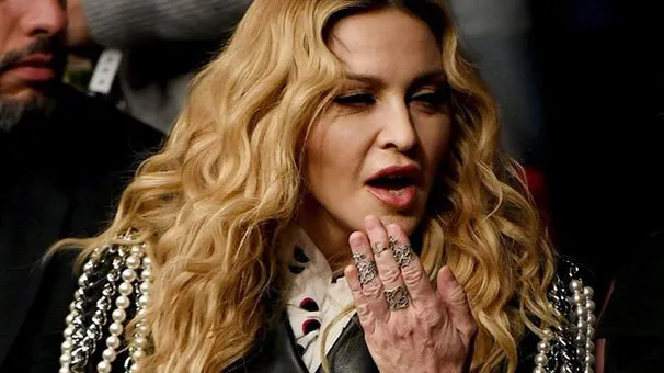 Madonna'nın elleri görenleri şaşırttı!