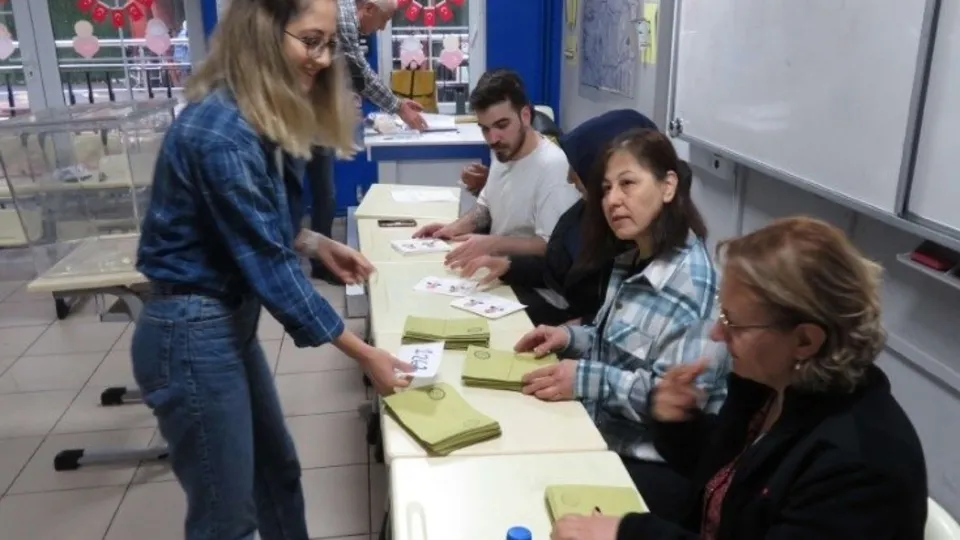Türk siyasi tarihinin en önemli seçimi dünya basınında! Dakika dakika takip ediyorlar