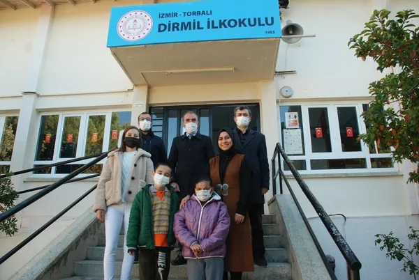 izmirdeki-ozel-cocuk-melike-yetenegiyle-hayran-birakiyor-1-kere-duymasi-yeterli-1638440765851.jpg İzmir’deki özel çocuk Melike yeteneğiyle hayran bırakıyor! 1 kere duyması yeterli - 3