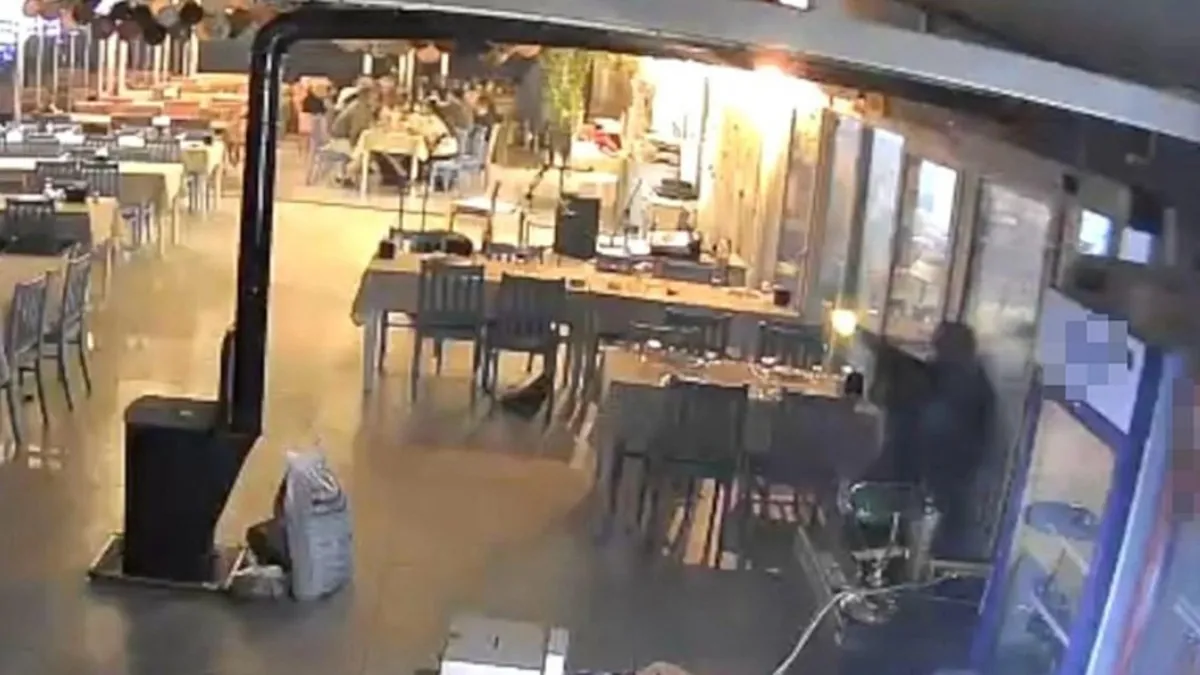 Restoranda dehşet anları! İş yerini tüfekle bastı: 1 ölü 3 yaralı