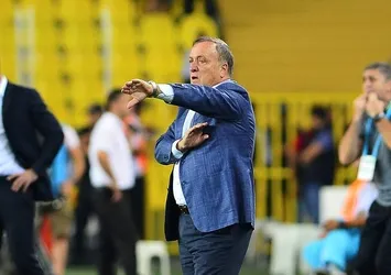 Dick Advocaat disiplini ile dikkat çekiyor!