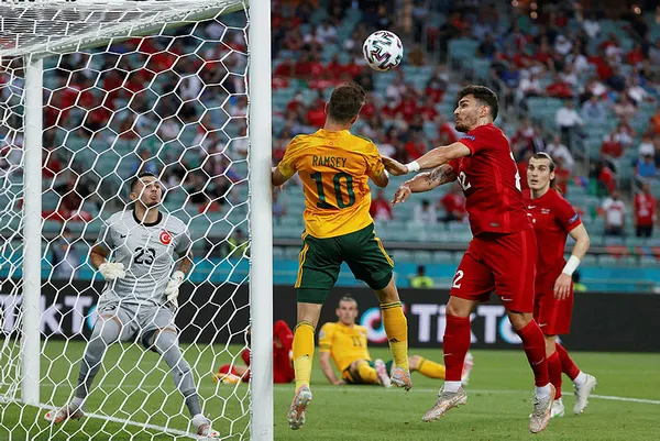 kaan-ayhandan-galatasaray-ve-fenerbahceye-mesaj-italyan-kulubu-de-transfere-sicak-bakiyor-1624055984531.jpg Kaan Ayhan'dan Galatasaray ve Fenerbahçe'ye mesaj! İtalyan kulübü de transfere sıcak bakıyor