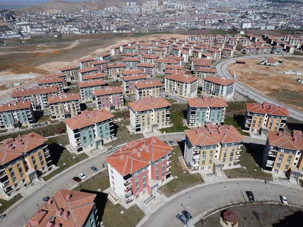İş dünyasından müteahhitlere önemli çağrı: TOKİ'nin yaptığı gibi evler yapmalıyız - 4