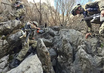 Zagros’a 4 koldan kuşatma