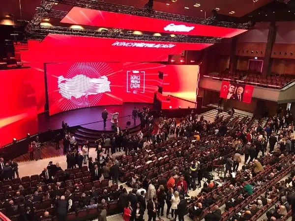 CHP'nin "İkinci Yüzyıla Çağrı" programında skandal: Jeremy Rifkin oturduğu yerden muhalefete ders verdi! Tepki yağıyor: Türkiye bunu hak etmedi - 4